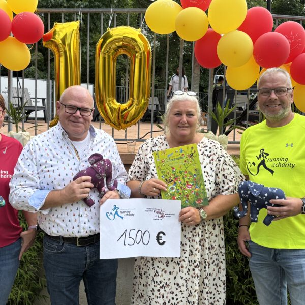 Hand in Hand Charity Fußballturnier running4charity – Spendenübergabe an Villa Sonnenschein